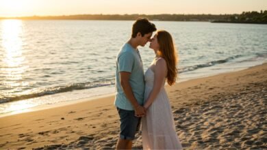 Ways to Get a Girl to Lean In for the Kiss Naturally