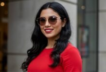 18 Signs She Truly Values Herself